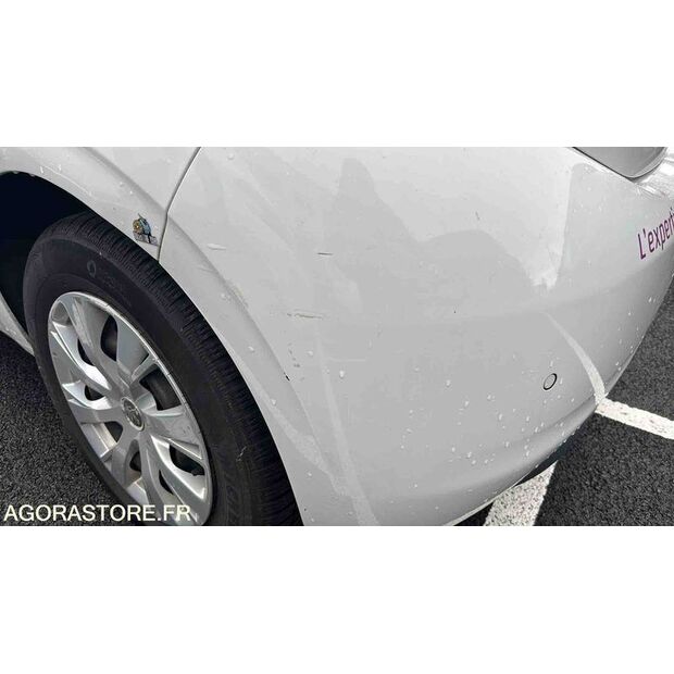 2018 Peugeot 208-46748004