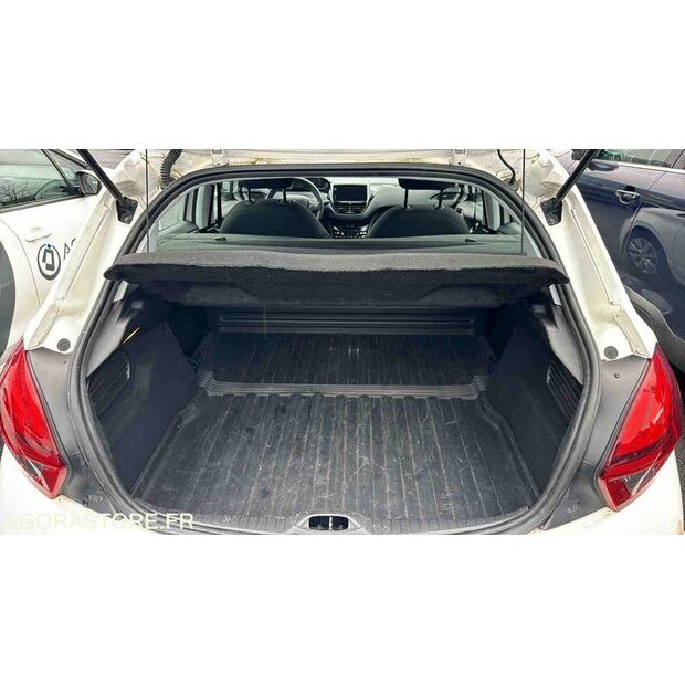 2018 Peugeot 208-46748009