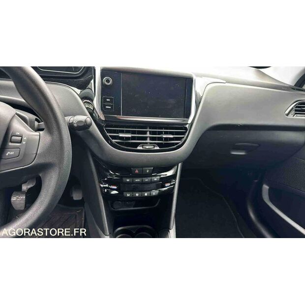 2018 Peugeot 208-46748010