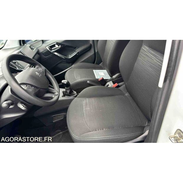 2018 Peugeot 208-46748011