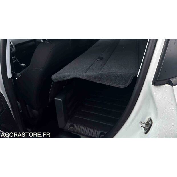 2018 Peugeot 208-46748014