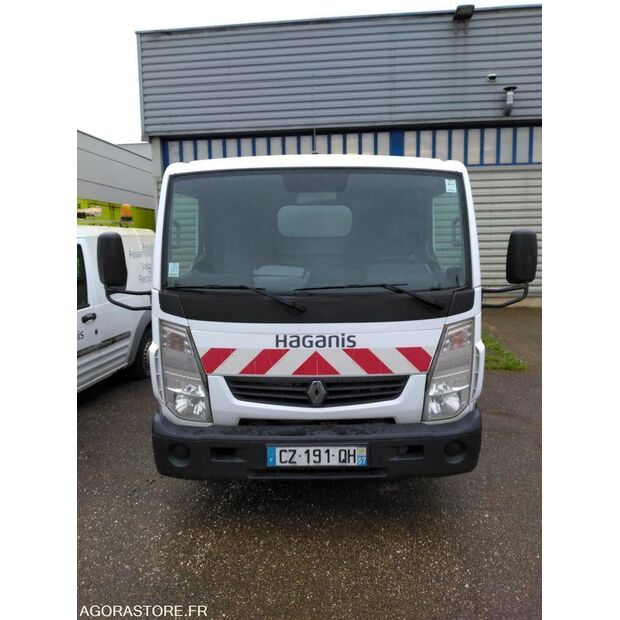 2013 Renault Maxity-46748020