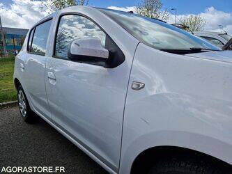 2016-dacia-sandero-1444949-46748044