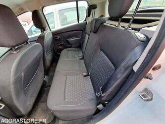 2016-dacia-sandero-1444949-46748053