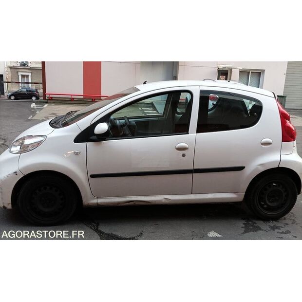 2011 بيجو 107-46748060