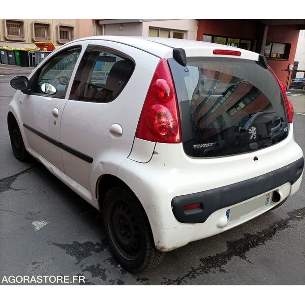 2011 بيجو 107-46748061