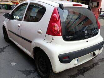 2011-peugeot-107-1444950-46748061