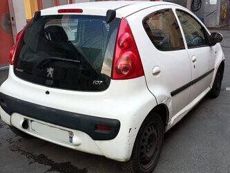 2011-peugeot-107-1444950-46748063