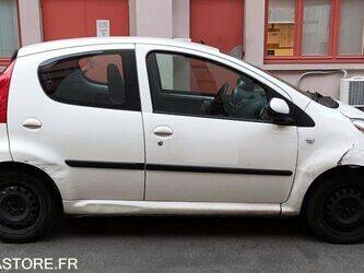 2011-peugeot-107-1444950-46748064