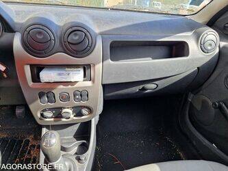 2012-dacia-logan-1444952-46748117