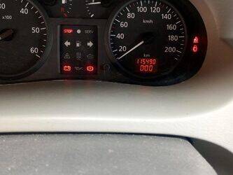 2004-renault-trafic-1444956-46748168