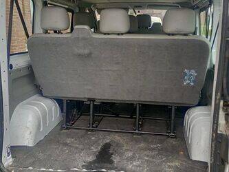 2004-renault-trafic-1444956-46748170