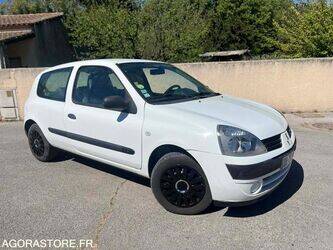 2006-renault-clio-1444959-46748221