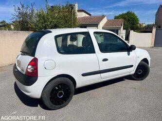 2006-renault-clio-1444959-46748223