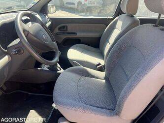 2006-renault-clio-1444959-46748225