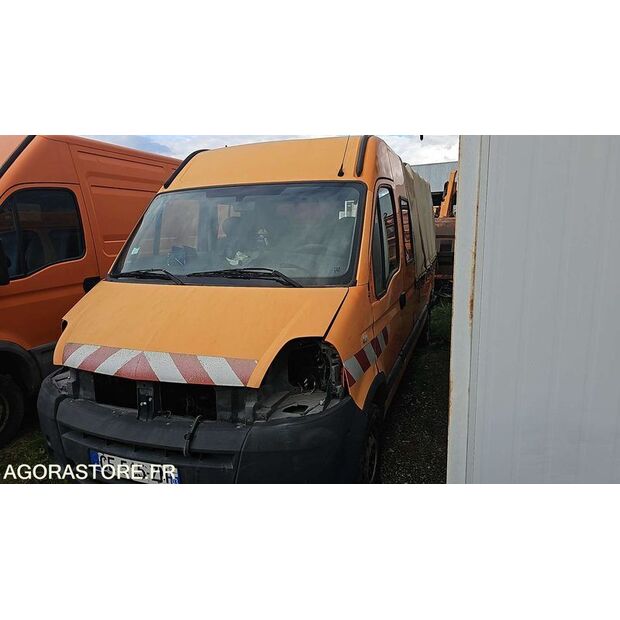 2004 Renault Master-46748293