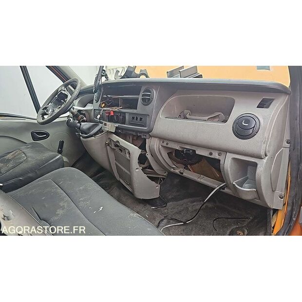 2004 Renault Master-46748300