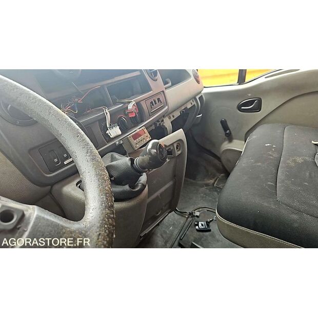 2004 Renault Master-46748305