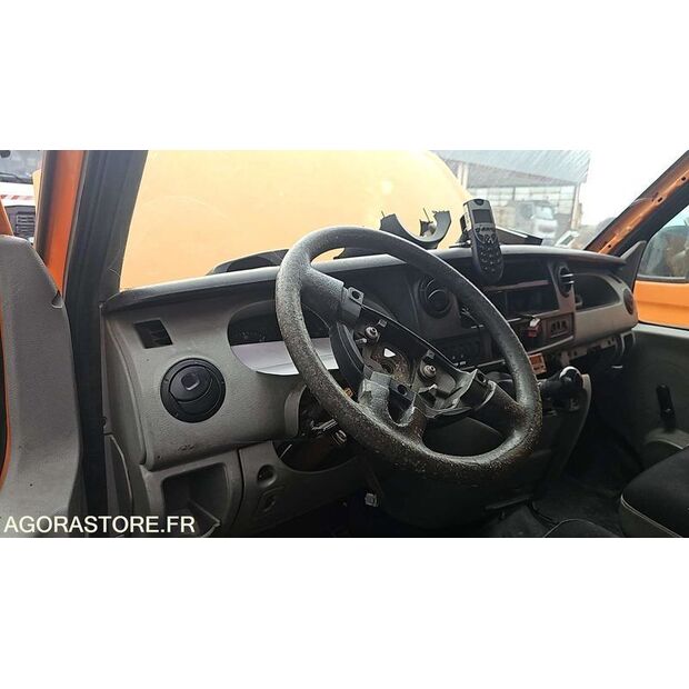 2004 Renault Master-46748320