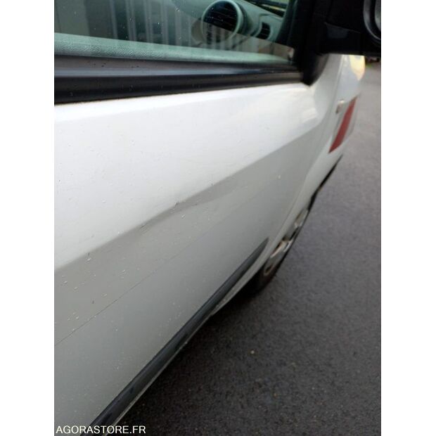 2015 رينو Kangoo-46748336