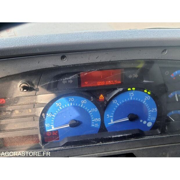 2005 رينو Midlum-46748378