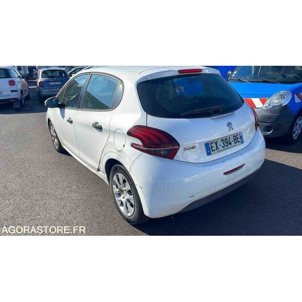 2018 بيجو 208-46748392