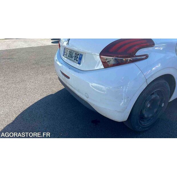 2018 بيجو 208-46748394