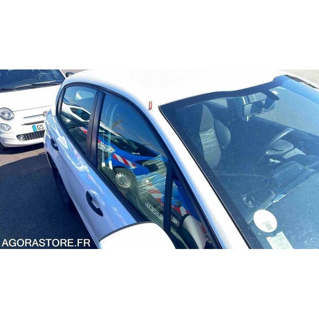 2018 بيجو 208-46748396