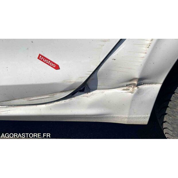 2018 بيجو 208-46748398