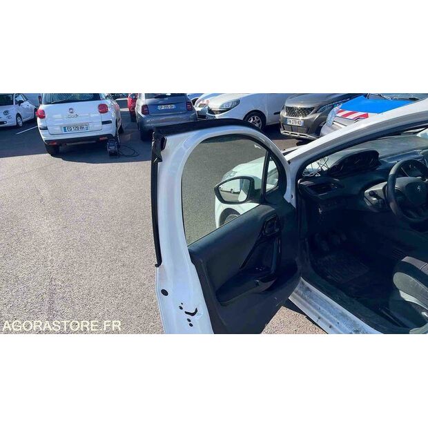 2018 بيجو 208-46748408