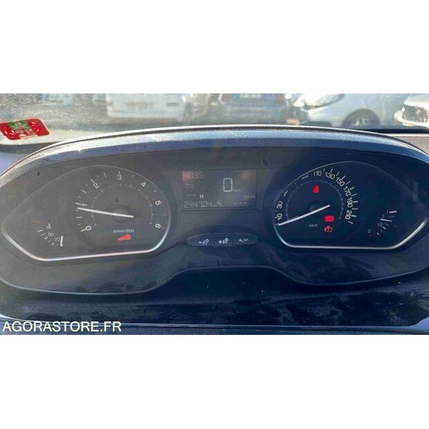 2018 بيجو 208-46748411