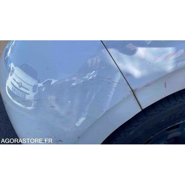 2018 بيجو 208-46748413