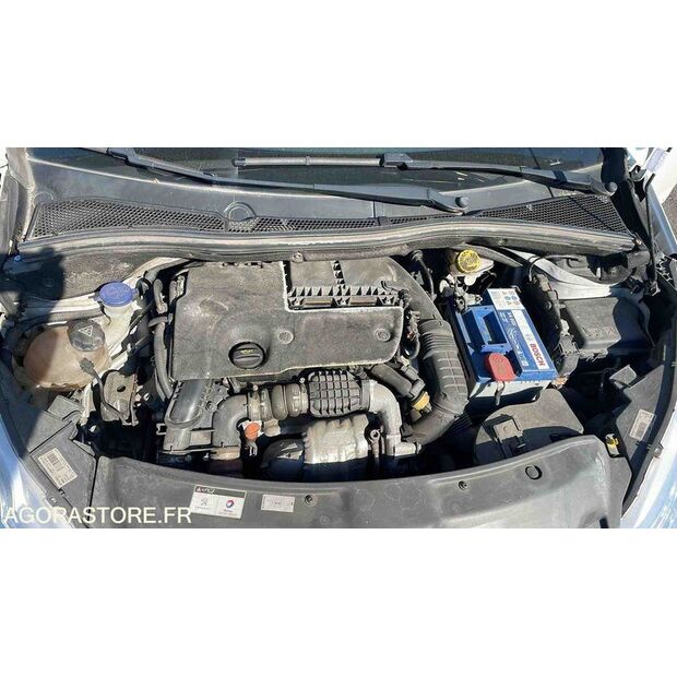 2018 بيجو 208-46748417