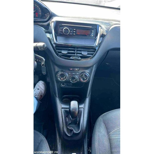 2018 بيجو 208-46748420