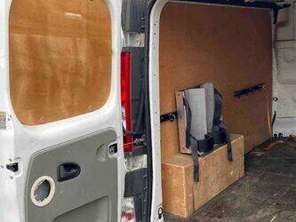 2012-renault-trafic-1444977-46748522