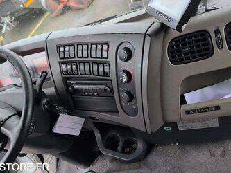 2013-renault-premium-1444980-46748587