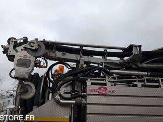 2013-renault-premium-1444980-46748598