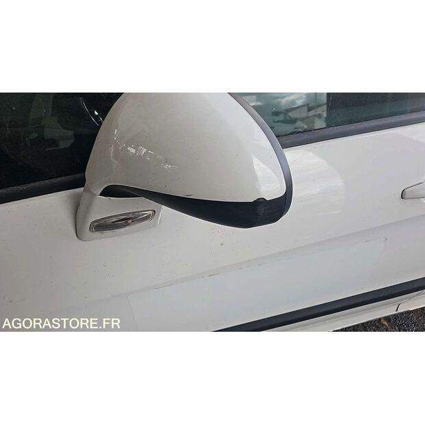 2012 Peugeot 308-46748639