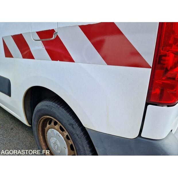 2012 Citroen BERLINGO-46748696