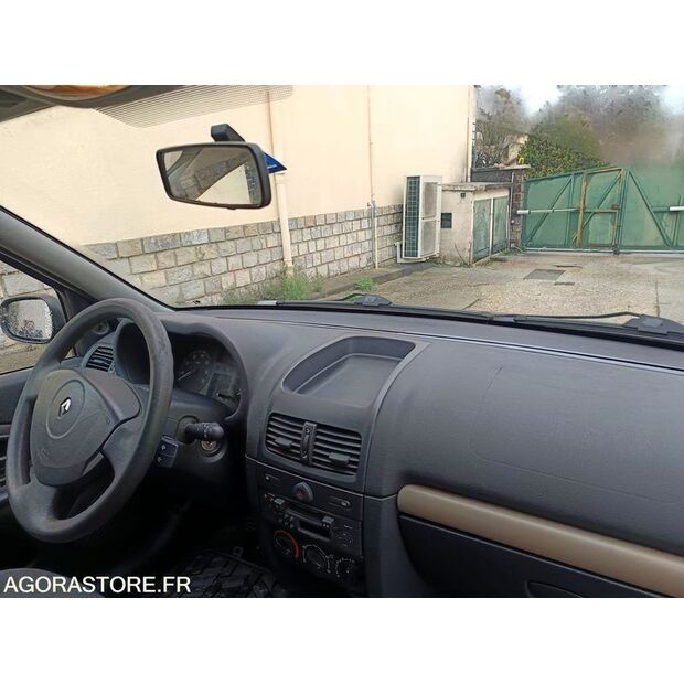 2004 Renault Clio-46748735