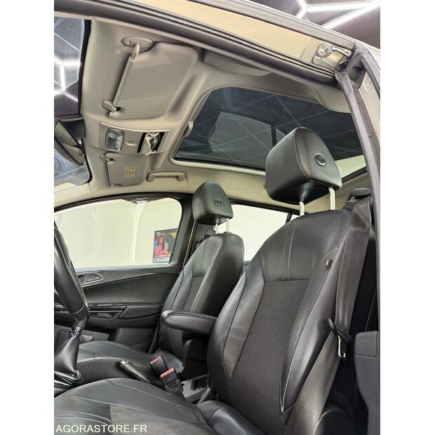 2013 فورد B-MAX-46748789