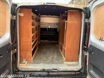 2015-renault-trafic-1444997-46748797