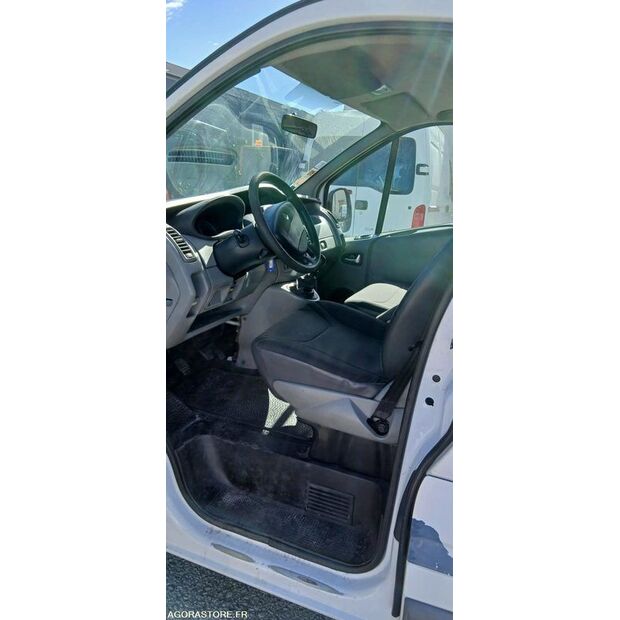 2011 Renault Trafic-46748925