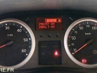 2011-renault-trafic-1445005-46748927