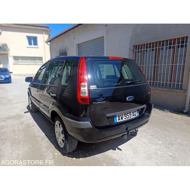 2010 فورد Fusion-46748998