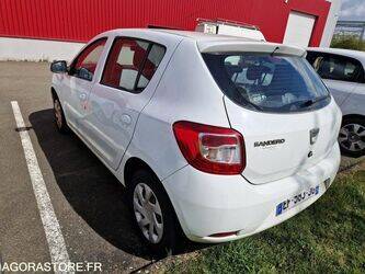 2016-dacia-sandero-1445021-46749116