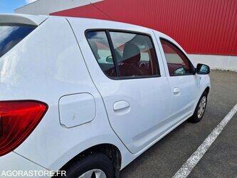 2016-dacia-sandero-1445021-46749124