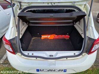 2016-dacia-sandero-1445021-46749126