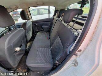 2016-dacia-sandero-1445021-46749132