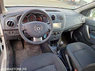 2016-dacia-sandero-1445021-46749133